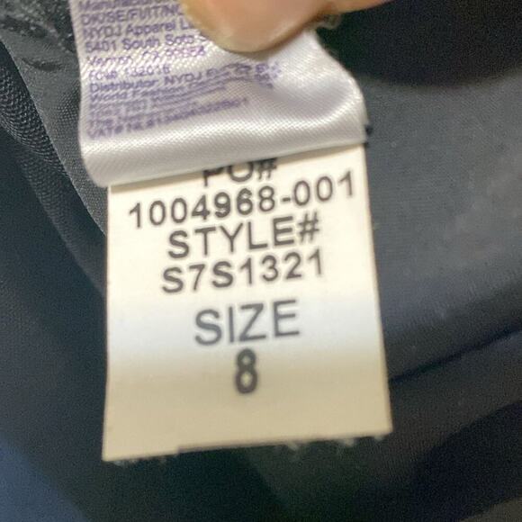 V-neck dress with sleeves by N x D - Picture 5 of 6